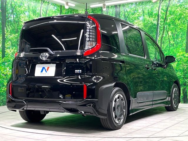 TOYOTA SIENTA HYBRID 2023