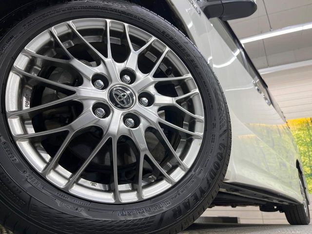 TOYOTA VOXY HYBRID 2017