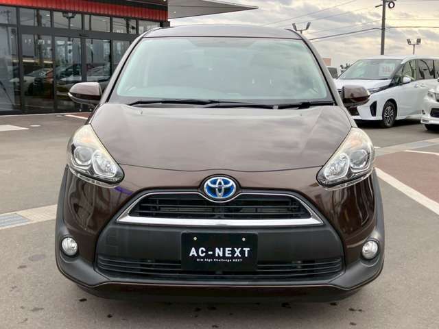 TOYOTA SIENTA HYBRID 2017