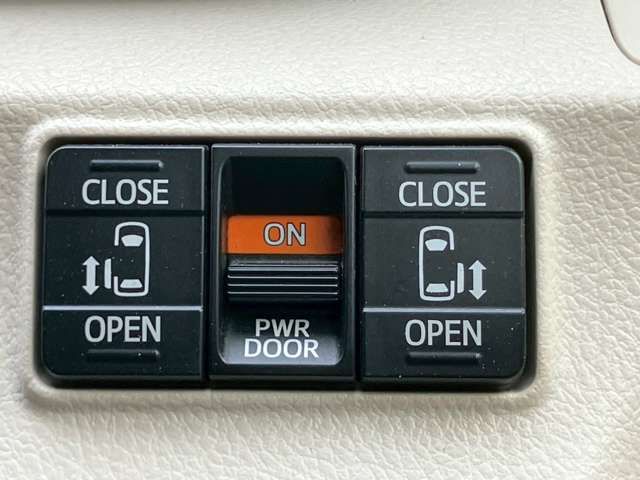 TOYOTA SIENTA HYBRID 2017