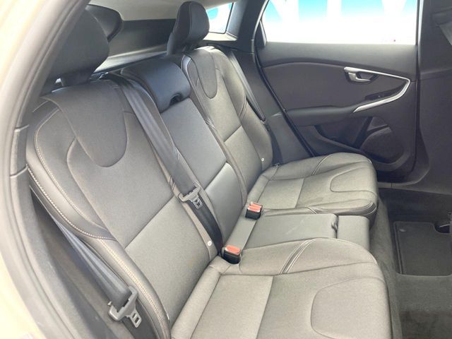 VOLVO VOLVO V40 CROSS COUNTRY 2017