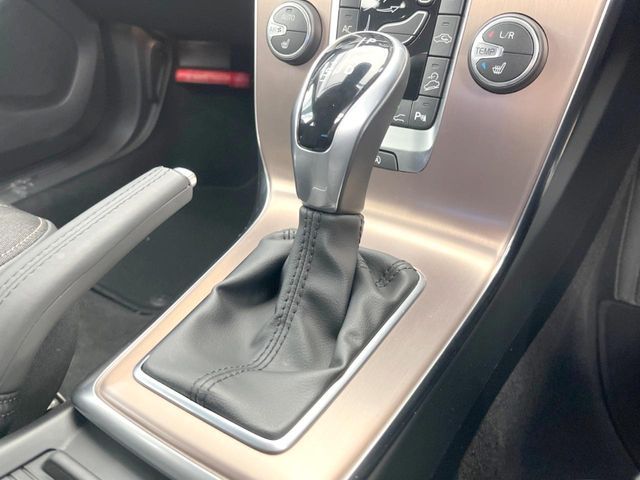 VOLVO VOLVO V40 CROSS COUNTRY 2017