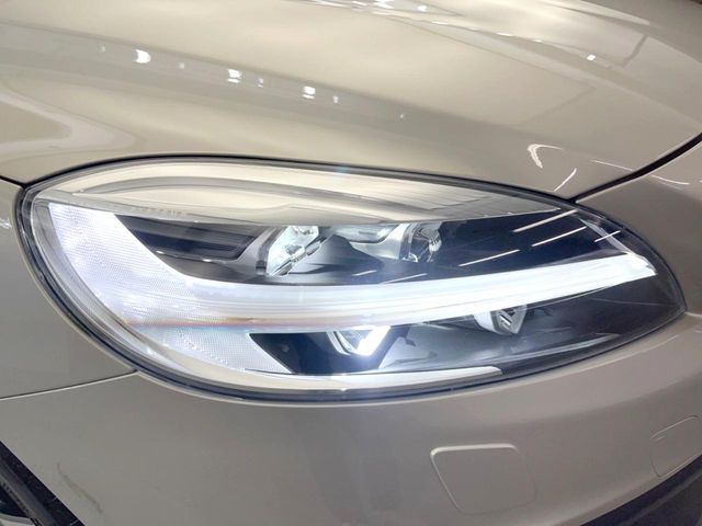 VOLVO VOLVO V40 CROSS COUNTRY 2017