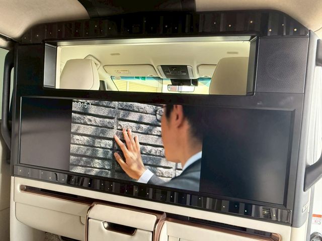 TOYOTA ???? LM500h 2024