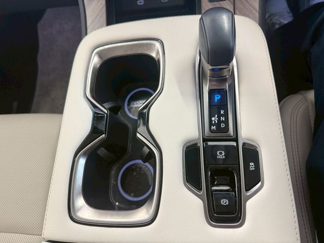 TOYOTA ???? LM500h 2024