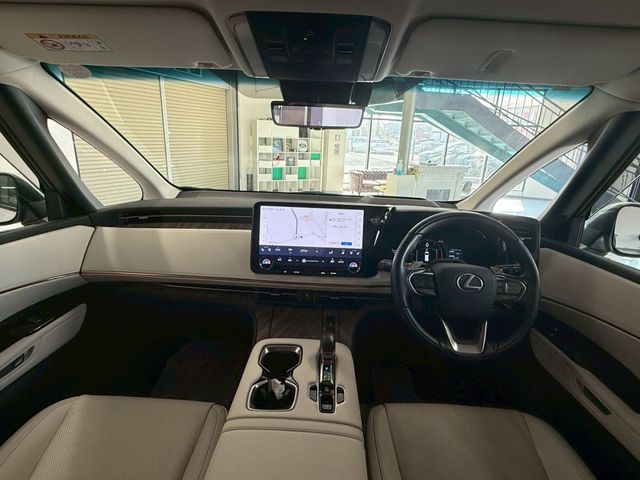 TOYOTA ???? LM500h 2024