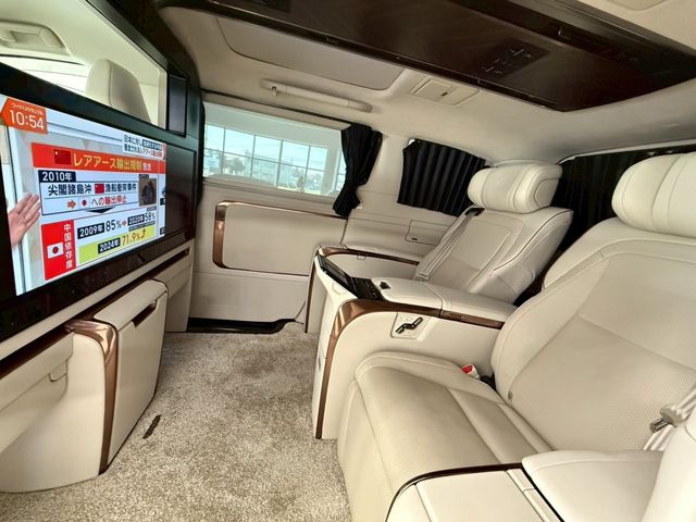 TOYOTA ???? LM500h 2024