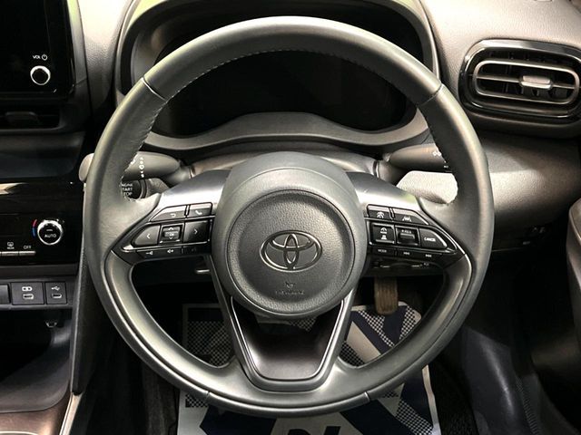 TOYOTA YARIS CROSS 2025