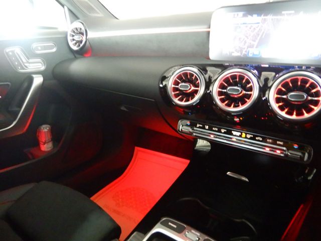 MERCEDES BENZ MERCEDES BENZ A class 2024