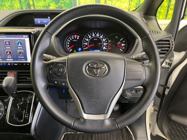 TOYOTA VOXY 2021