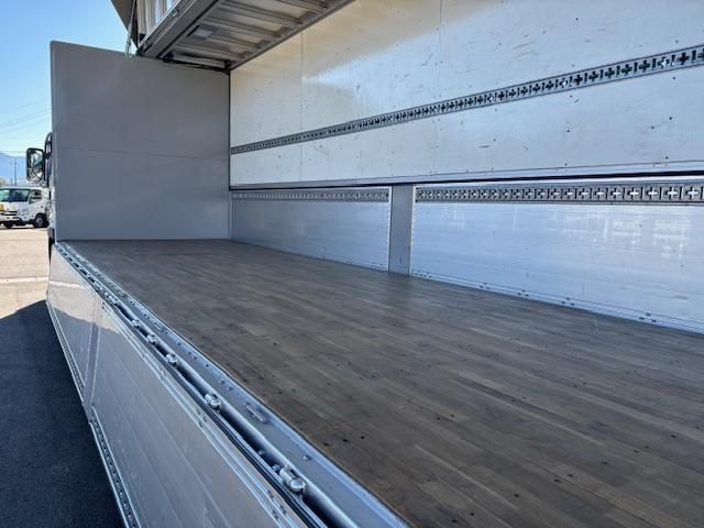 MITSUBISHI FUSOU SUPER GREAT 2023