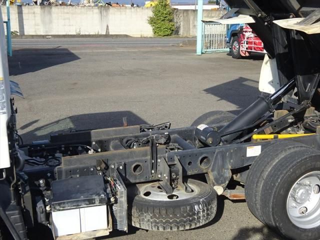 MITSUBISHI CANTER 2018