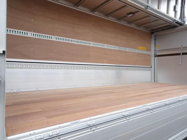 MITSUBISHI FUSOU FIGHTER 2024