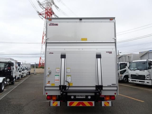 MITSUBISHI FUSOU FIGHTER 2024