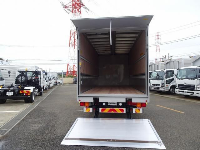 MITSUBISHI FUSOU FIGHTER 2024