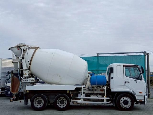 MITSUBISHI FUSOU FIGHTER 2017