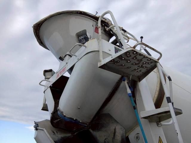 MITSUBISHI FUSOU FIGHTER 2017