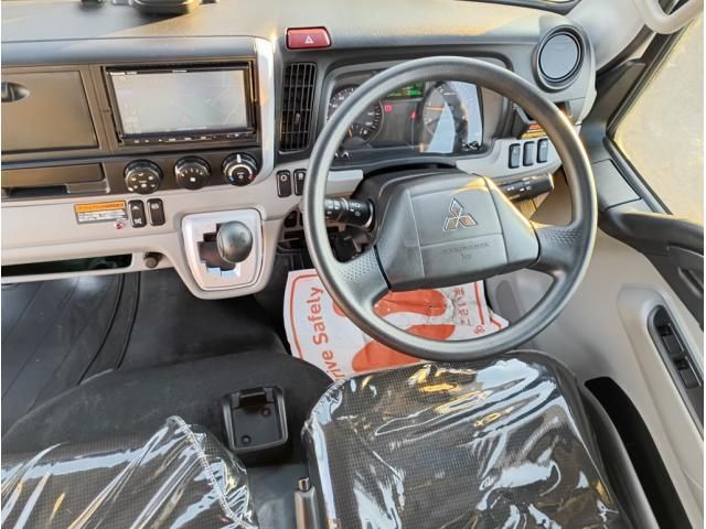 MITSUBISHI CANTER 2019