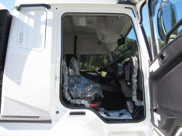 MITSUBISHI FUSOU SUPER GREAT 2025