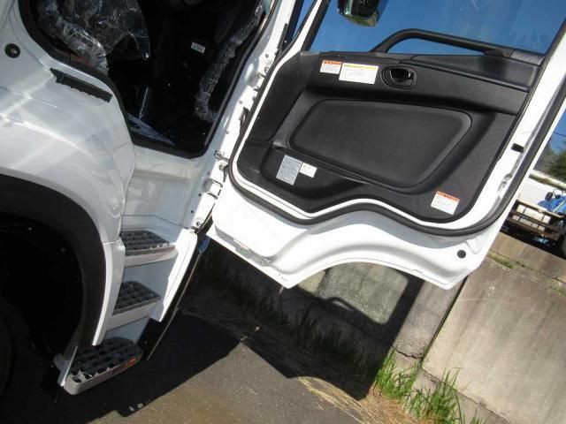 MITSUBISHI FUSOU SUPER GREAT 2025