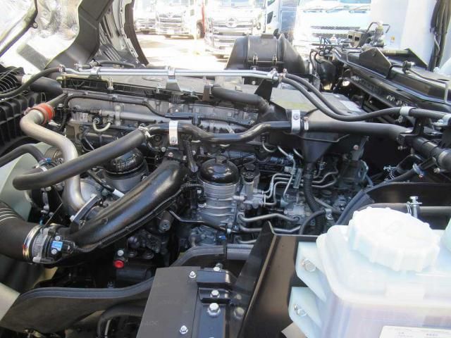 MITSUBISHI FUSOU SUPER GREAT 2025