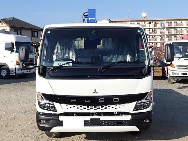 MITSUBISHI CANTER 2025