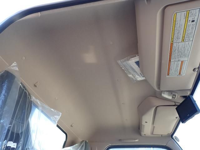 MITSUBISHI CANTER 2025