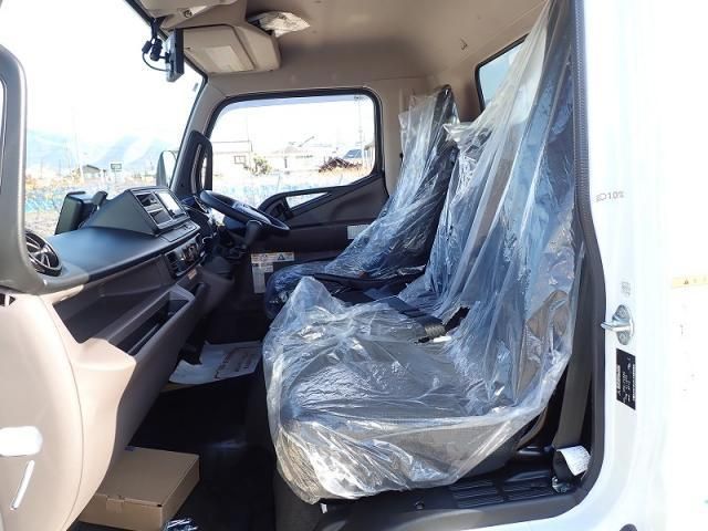 MITSUBISHI CANTER 2025