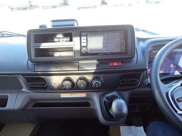 MITSUBISHI CANTER 2025