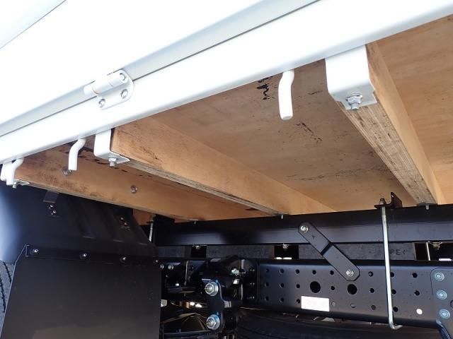 MITSUBISHI CANTER 2025