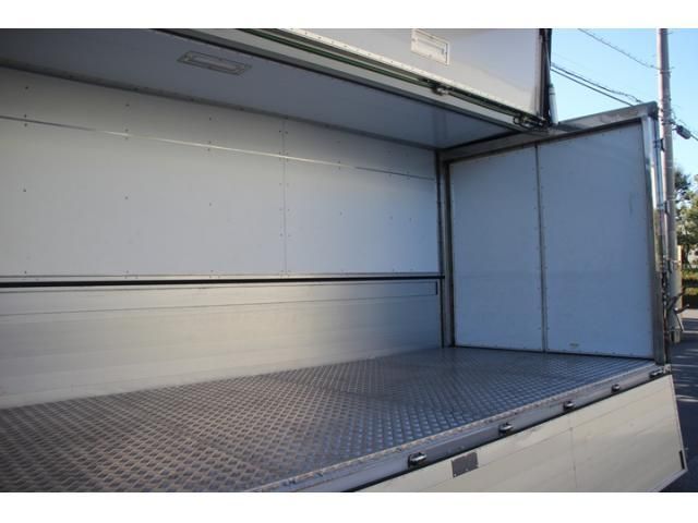 MITSUBISHI CANTER 2019