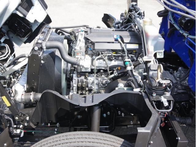 MITSUBISHI CANTER 2025