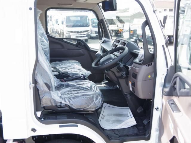 MITSUBISHI CANTER 2025