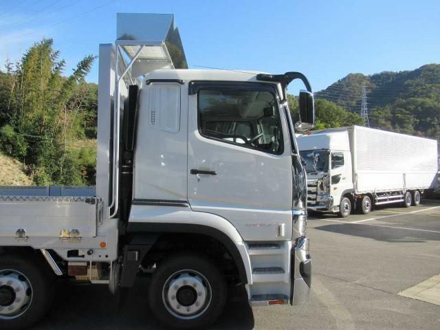 MITSUBISHI FUSOU SUPER GREAT 2025