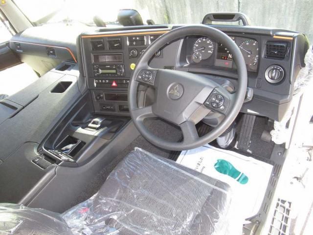 MITSUBISHI FUSOU SUPER GREAT 2025