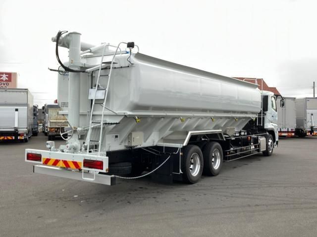 MITSUBISHI FUSOU SUPER GREAT 2025