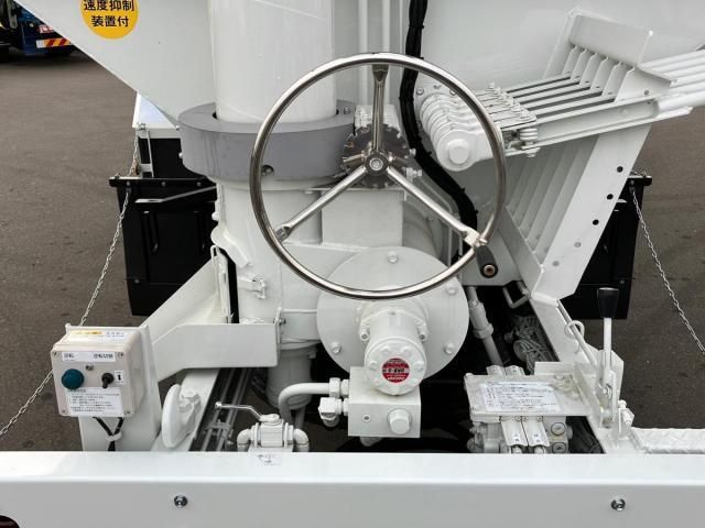 MITSUBISHI FUSOU SUPER GREAT 2025