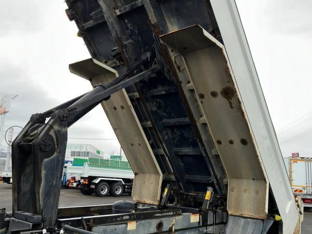 MITSUBISHI FUSOU SUPER GREAT 2018