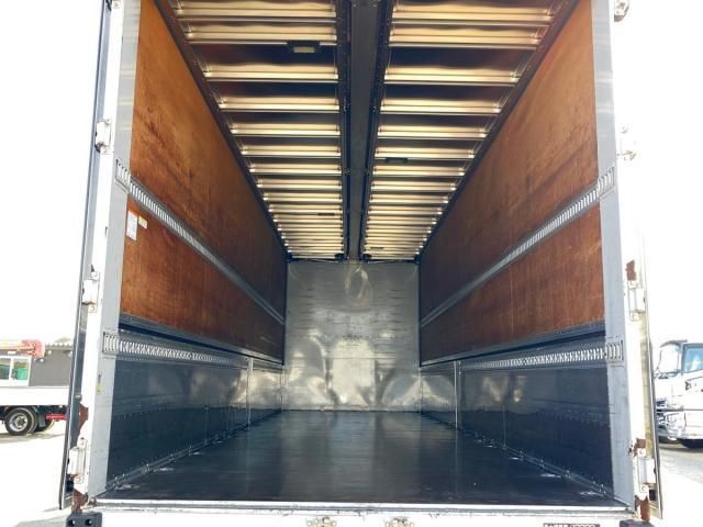 NISSAN DIESEL Quon 2016