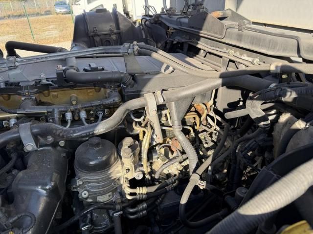 MITSUBISHI FUSOU SUPER GREAT 2016