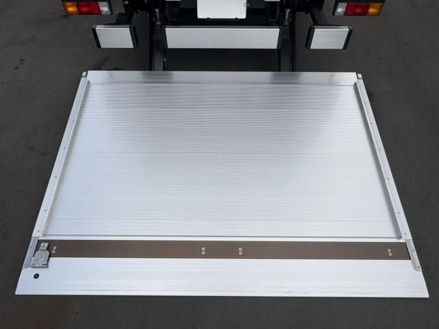 MITSUBISHI CANTER 2025