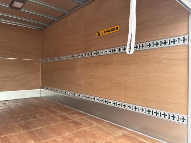 MITSUBISHI CANTER 2025