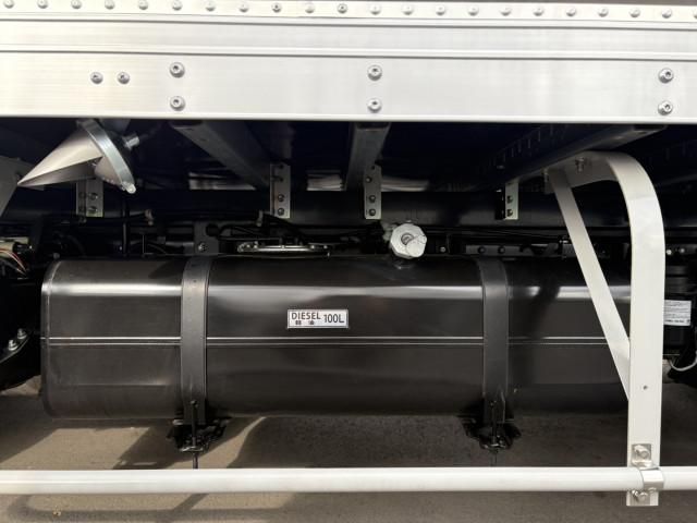 MITSUBISHI CANTER 2025