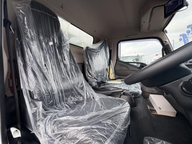 MITSUBISHI CANTER 2025