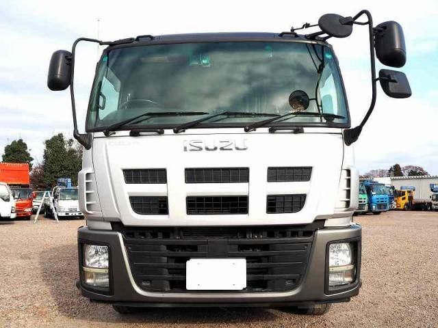 ISUZU GIGA 2015
