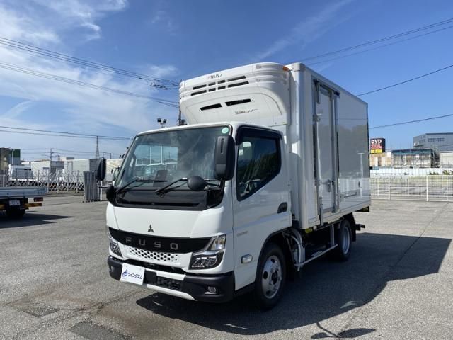MITSUBISHI CANTER 2025