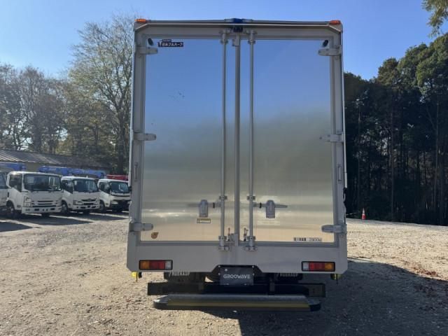 MITSUBISHI CANTER 2025