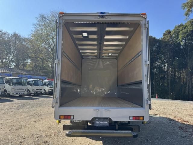 MITSUBISHI CANTER 2025