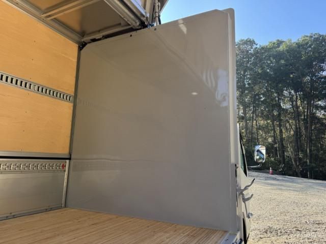 MITSUBISHI CANTER 2025