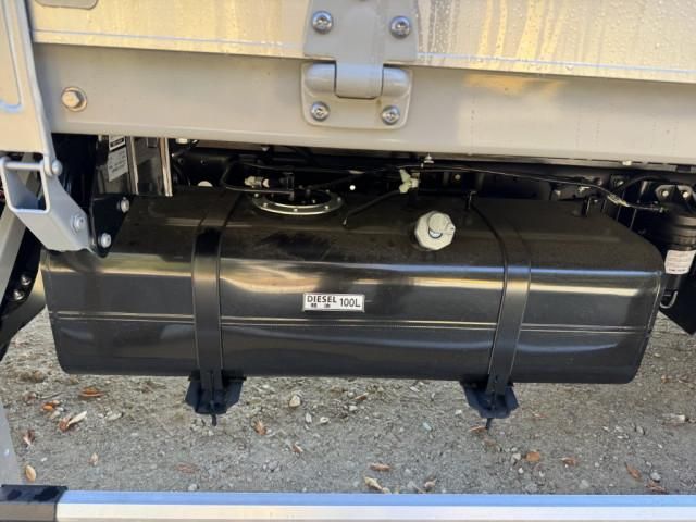 MITSUBISHI CANTER 2025